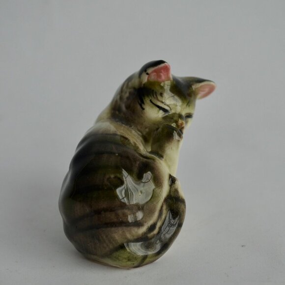Vintage Gray Tabby Ceramic Figurine Japan - Picture 2 of 5